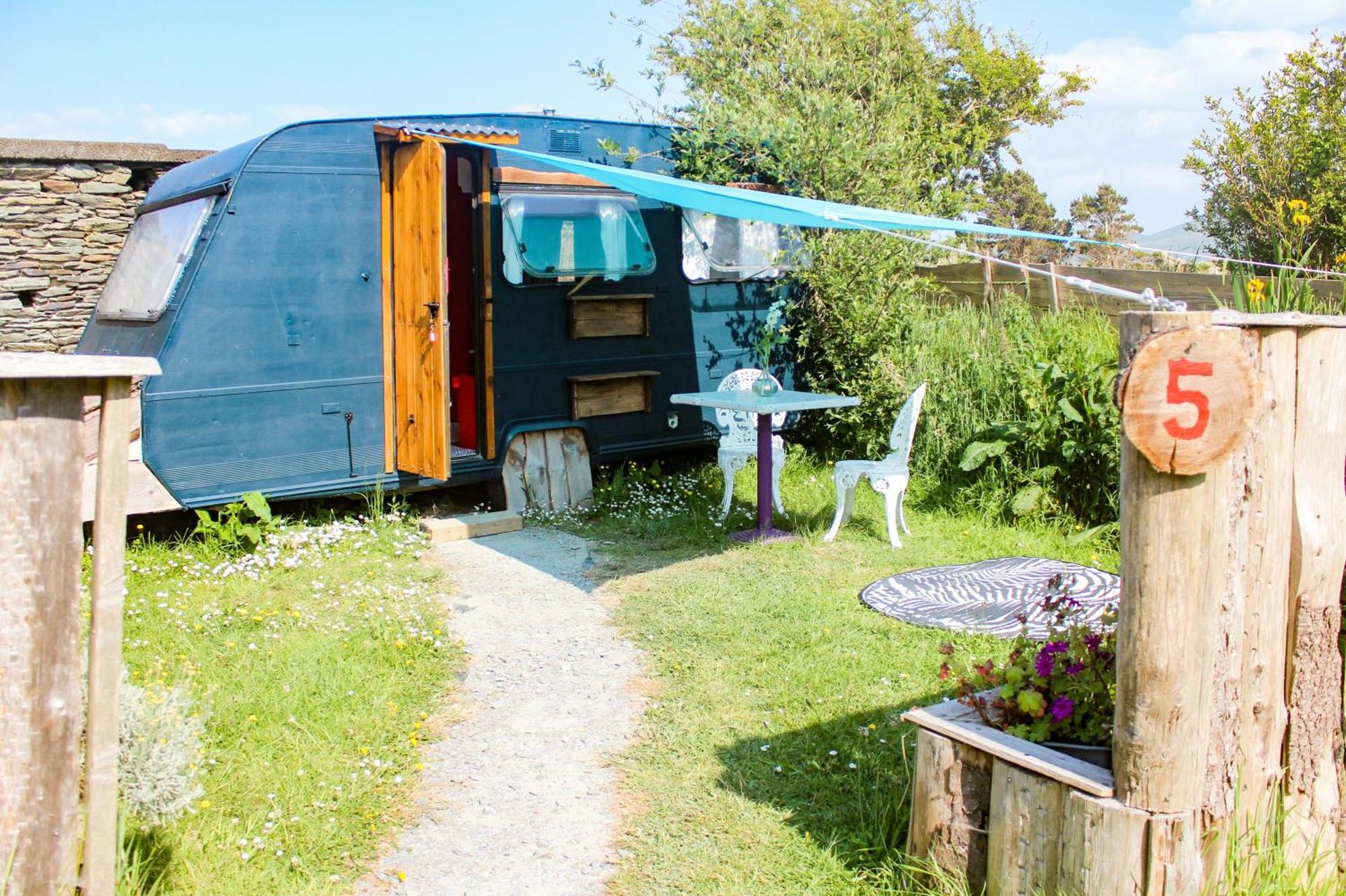 Retro Caravans At Valentia Island Escape Chapeltown Exterior photo