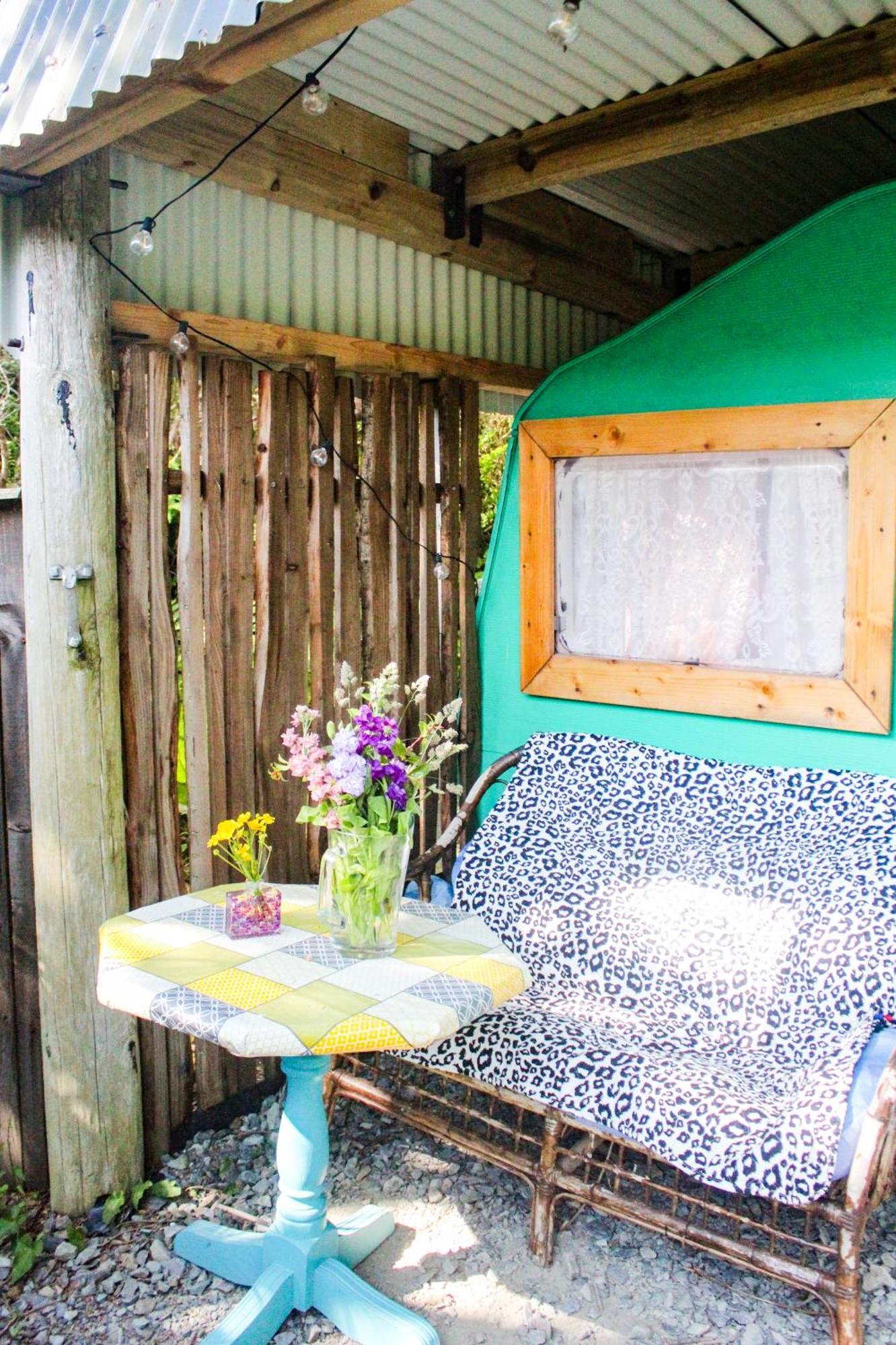 Retro Caravans At Valentia Island Escape Chapeltown Exterior photo