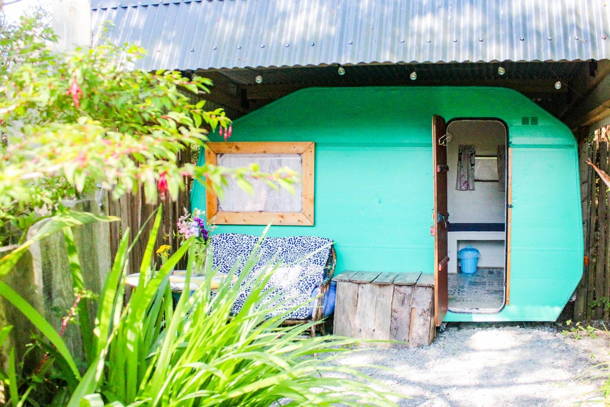 Retro Caravans At Valentia Island Escape Chapeltown Exterior photo